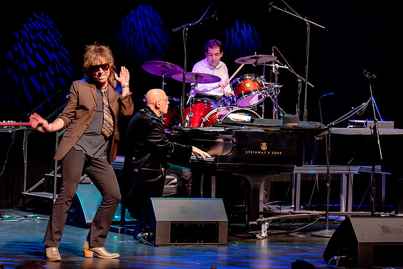 Concerts: Ana Montgomery Photography (CTR & Mike Garson - Luke Spiller - Joe Sumner - Candi Stanton