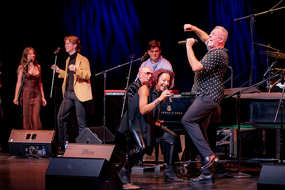Concerts: Ana Montgomery Photography (CTR & Mike Garson - Luke Spiller - Joe Sumner - Candi Stanton