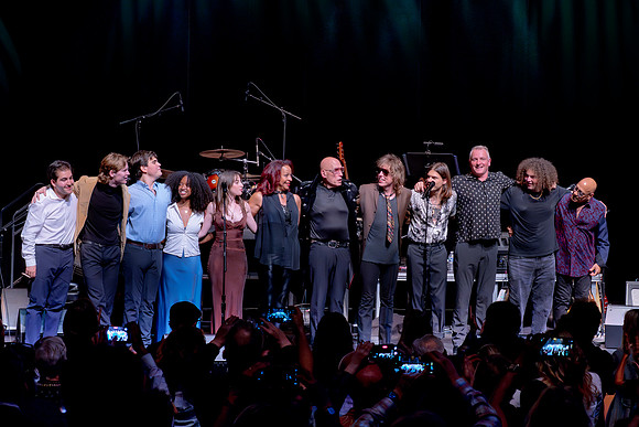 Concerts: Ana Montgomery Photography (CTR & Mike Garson - Luke Spiller - Joe Sumner - Candi Stanton