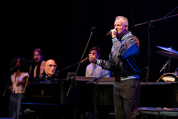 Concerts: Ana Montgomery Photography (CTR & Mike Garson - Luke Spiller - Joe Sumner - Candi Stanton